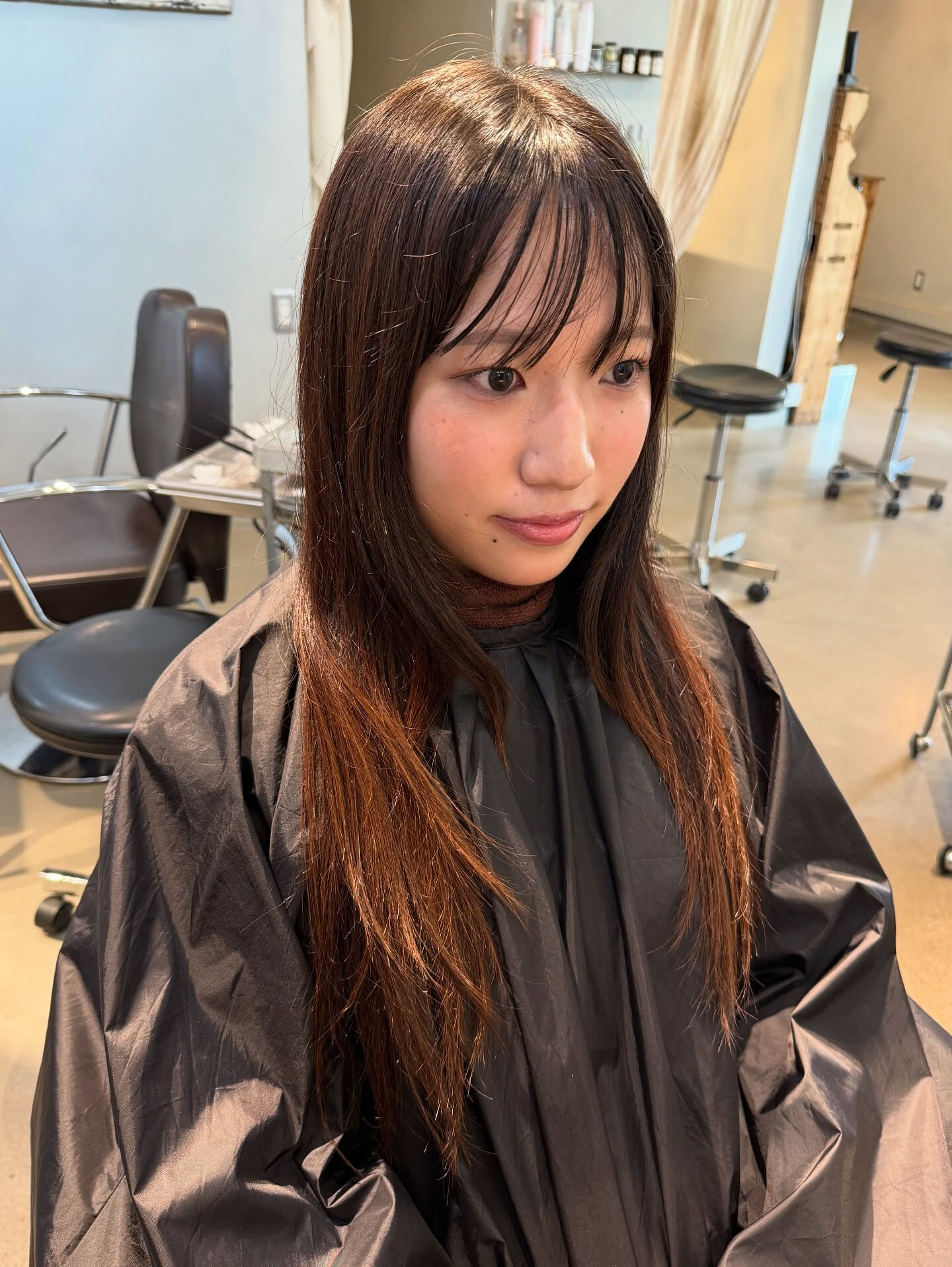 顔周りと表面にlayerいれた軽めショートボブ